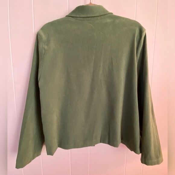 Briggs Blouse Women’s Medium Petite Green Faux Suede Button Up Casual Corpcore - Picture 4 of 7